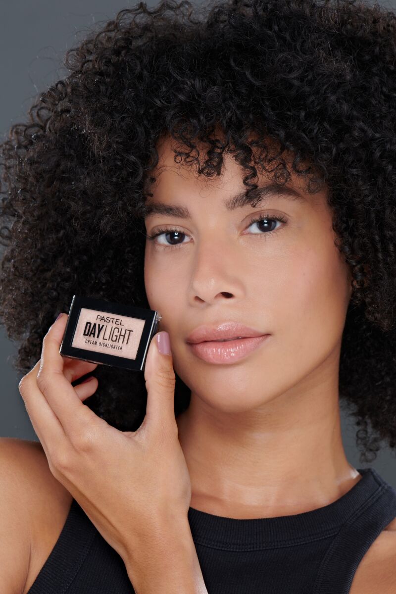 Pastel Daylight Cream Highlighter 3.5 g - 14 MilkyWay