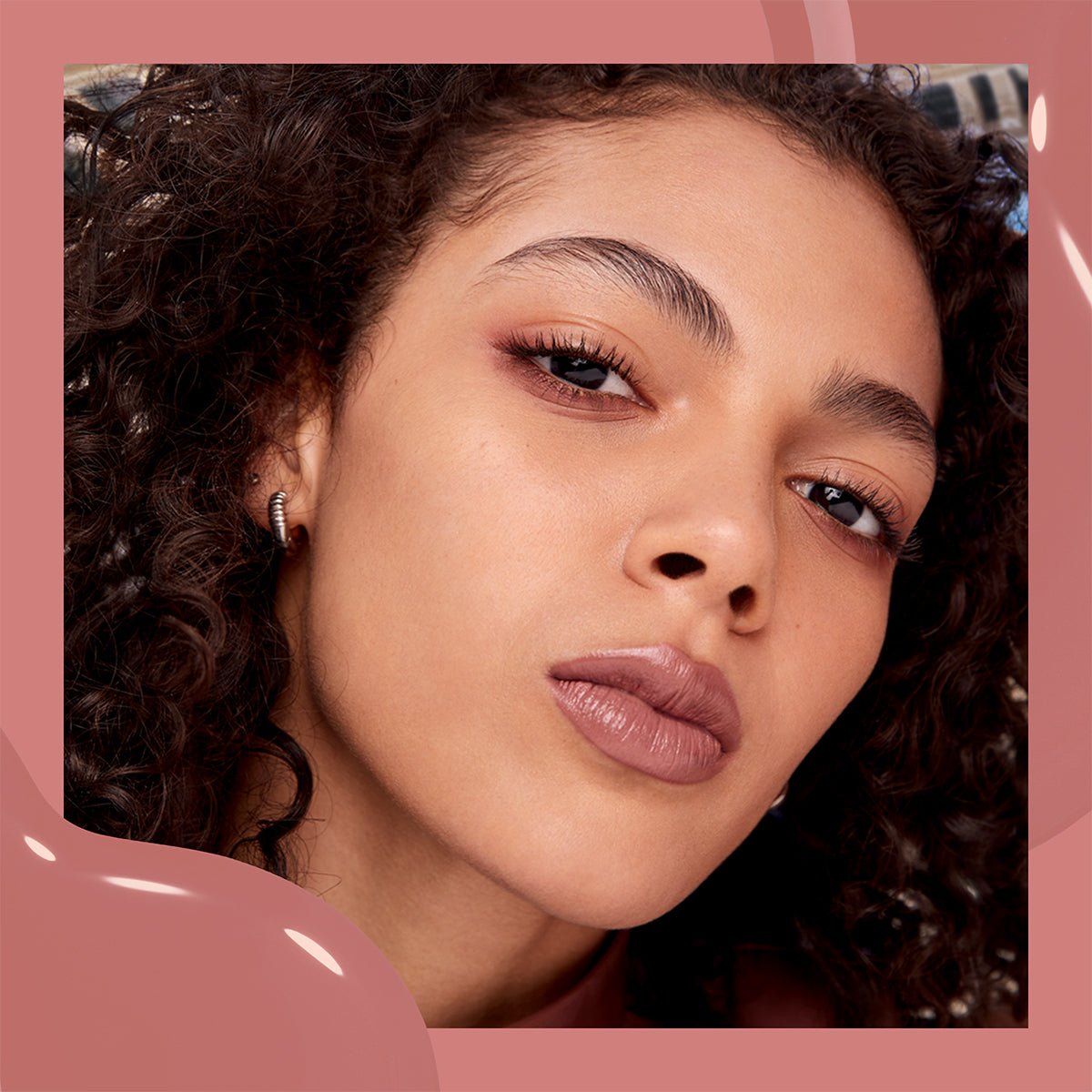 Maybelline New York Super Stay Vinyl Ink Uzun Süre Kalıcı Likit Parlak Ruj 110 Awestruck - Melori