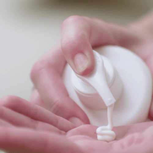 Topicrem Mela Aydınlatıcı ve Ultra Nemlendirici Vücut Sütü 500 ml - Melori