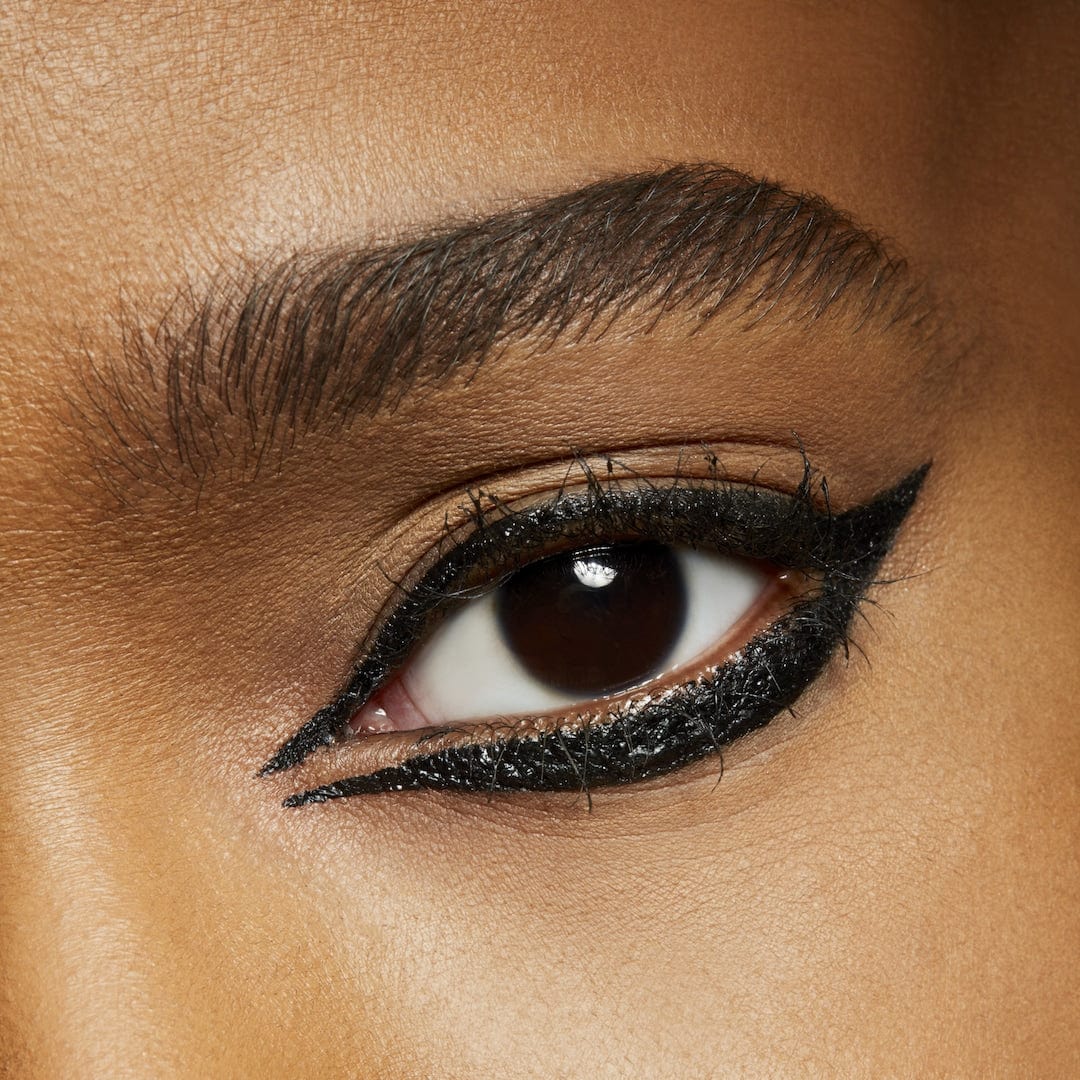 Mac Liquidlast Eyeliner Lasts Up To 24 Hours-Point Black