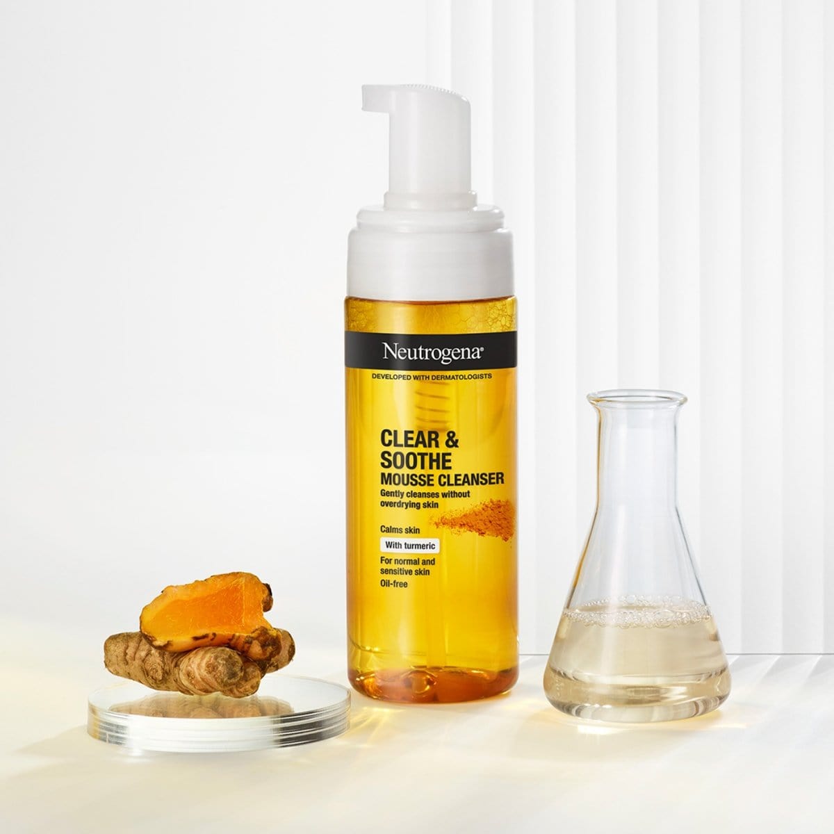 Neutrogena Clear &amp; Soothe Mousse Cleanser 150ml / 5 fl oz