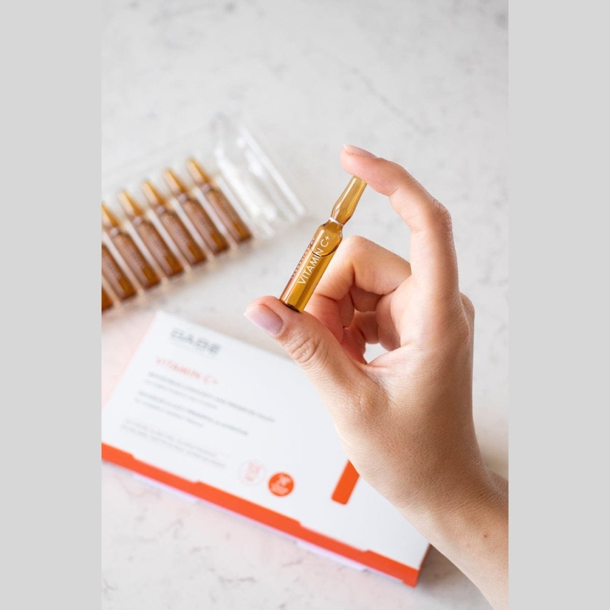 Babe Vitamin C+ Ampul Aydınlatıcı Etkili Konsantre Bakım 10 x 2 ml - Melori
