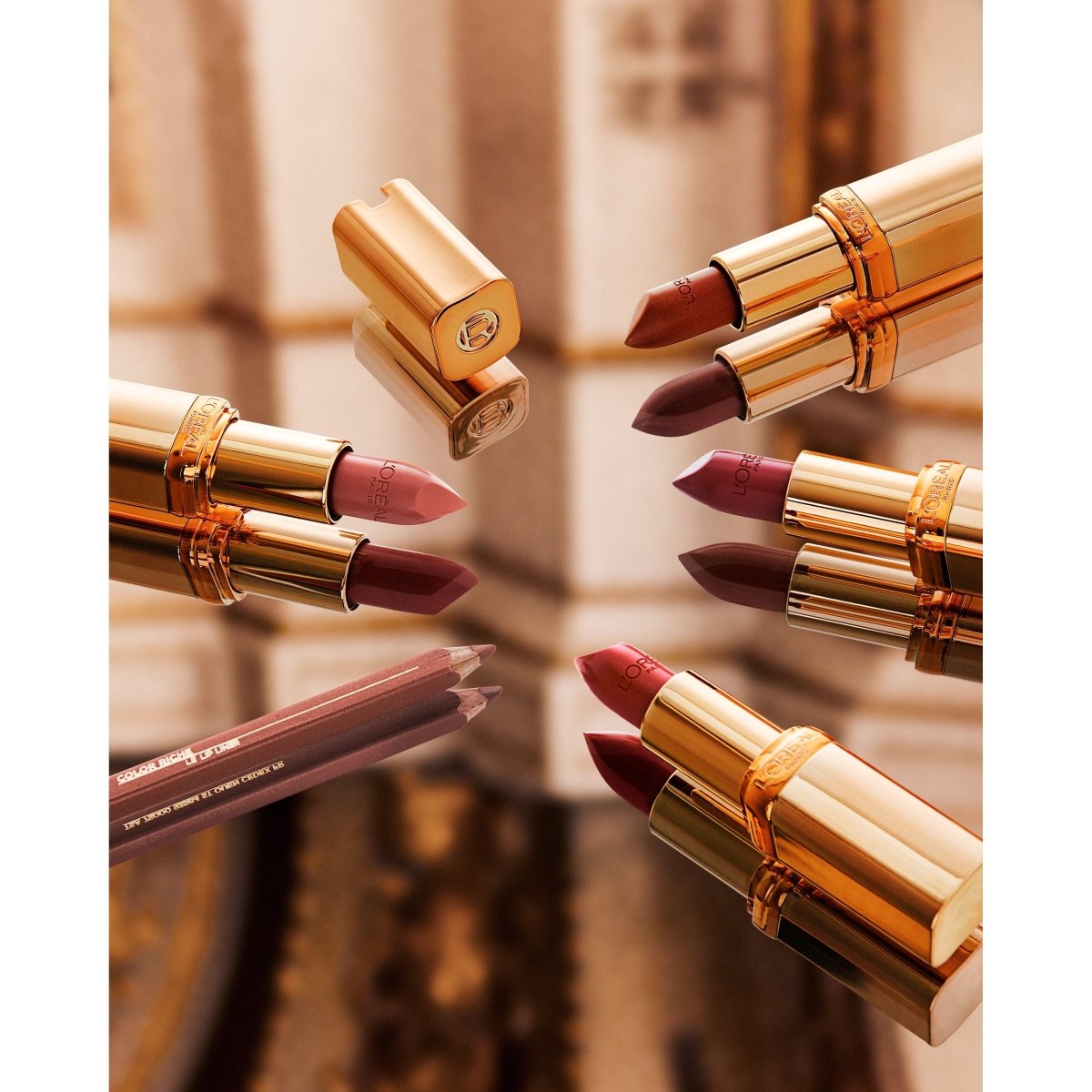 Loreal Paris Color Riche Saten Bitişli Ruj 125 Maison Marais - Kırmızı - Melori